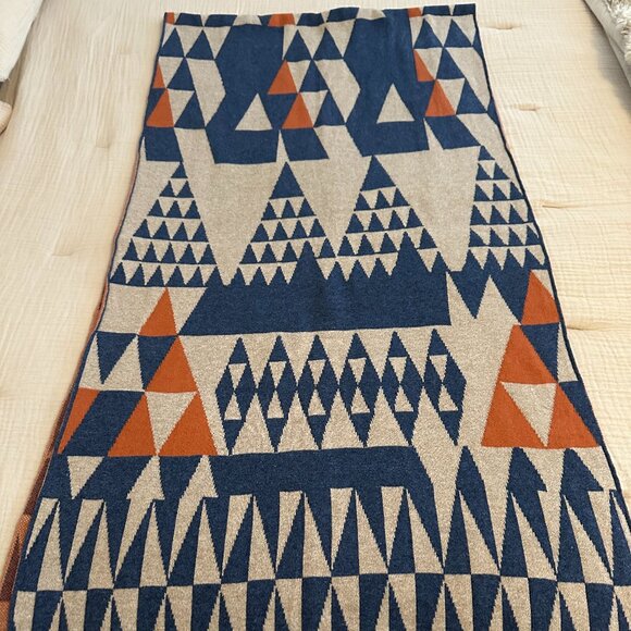 LIAMOLLY reversible wrap - Picture 2 of 3